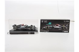 BBURAGO metal. 1:43 Mercedes AMG petr., HAMILTON