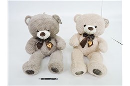 *AST. PLUSZ MIŚ 75 cm, z kokard., 2 kol.