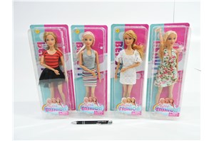 AST. LALKA DEFA 29 cm. W SUKNI KOKTAJLOWEJ  4 wz.