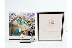 LALKA Emily, 30 cm, beż sukienka,             kart