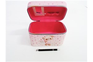 *KUFEREK z lusterkiem, 22x14x13,5 cm, Miś z kwiata