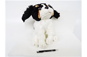 *PLUSZ pies, 28 cm, siedzący, biało/czarny