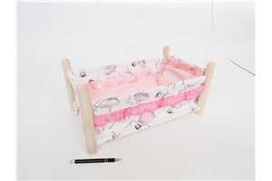 ŁÓŻECZKO, drewno, z pościelą, 45x25x21 cm,    fol.