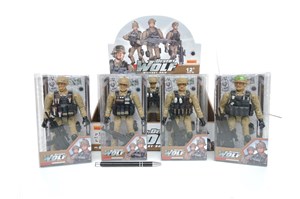 AST. ŻOŁNIERZ x 12 plast, z akces., 4 wz. displ.
