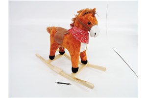 AST. KOŃ NA BIEGUNACH z chustą, 63x67x35 cm.