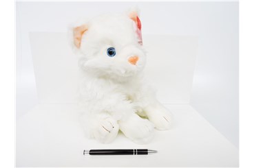 *PLUSZ kot, 27 cm, siedzący , biały