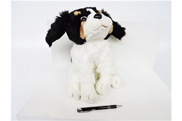 *PLUSZ pies, 28 cm, siedzący, biało/czarny