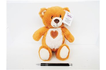 PLUSZ MIŚ KAROLEK z serdudzkiem, 25 cm.