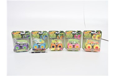 AST. HW MT POJAZD 1:64, swiecący w ciemności    /6