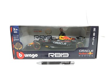 *BBURAGO metal. 1:18 FORMULA F1,RB19 Racing, Perez