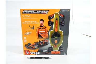 *BBURAGO metal. 1:24 F1 Model Kit MClaren Lando No