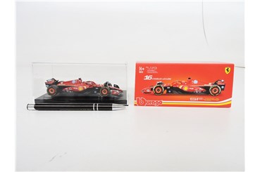 *BBURAGO metal. 1:43 Ferrari SF-24 kask, LECLERC