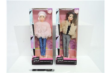 AST. LALKA z futrem 32x12x6 cm, 2 wz.,   kart.