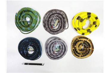 AST. WĄŻ GUMOWY 122 cm 6 kol.