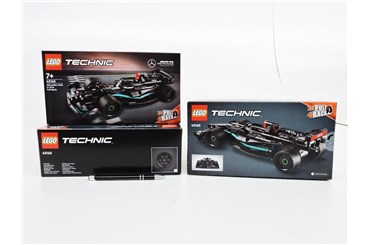 LEGO TECHNIC 240 el., Mercedes-AMG F1      /4