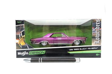 *MAISTO AUTO metal. 1:26, 1965 Buick Riviera