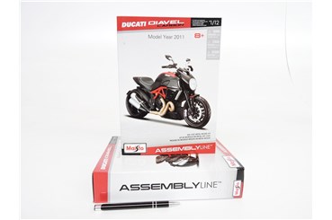 *MAISTO MOTOR metal., 1:12, Ducati Diavel,do skład