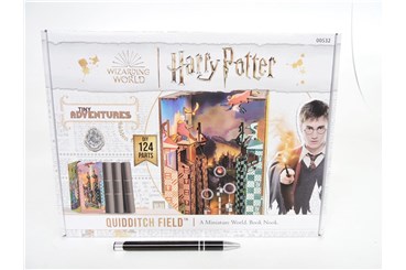 *REVELL BOOK NOOKS QUIDITCH FIELD - Harry Potter