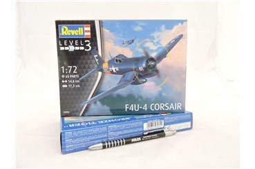 *REVELL samolot 1:72 F4U-4 CORSAIR