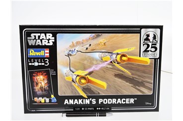 *REVELL Star Wars 1:31 ANAKIN'S PODRACER, zest. up