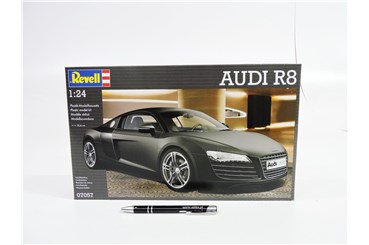 REVELL samochód 1:24 AUDI R8 BLACK