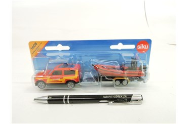 SIKU Land Rover Defender z łodzią