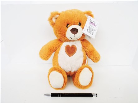 PLUSZ MIŚ KAROLEK z serdudzkiem, 25 cm.