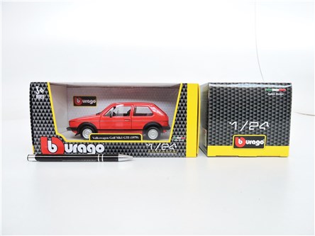 *BBURAGO metal 1:24 VW GOLF GTI, red,        kart.