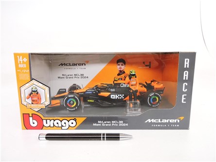*BBURAGO metal. 1:24 F1 with figure Mclaren NORRIS