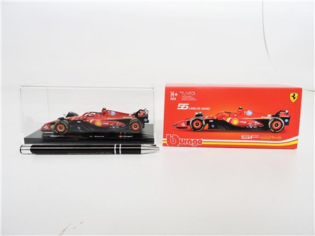 *BBURAGO metal. 1:43 Ferrari SF-24 z kask,C. Sainz