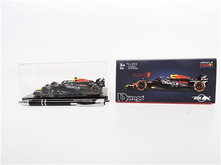 *BBURAGO metal 1:43 race red bull verstappen