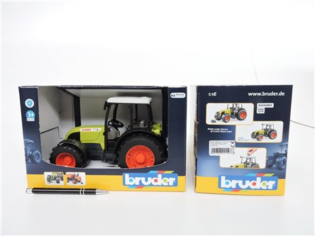 BRUDER Traktor, 1:16,  Class Nectis 267F, 3+