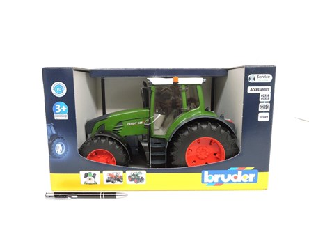 BRUDER Traktor Fend, 1:16, 936 VARIO L=34CM