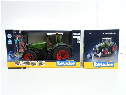 BRUDER Traktor FENDT 1050 VARIO + mechanik