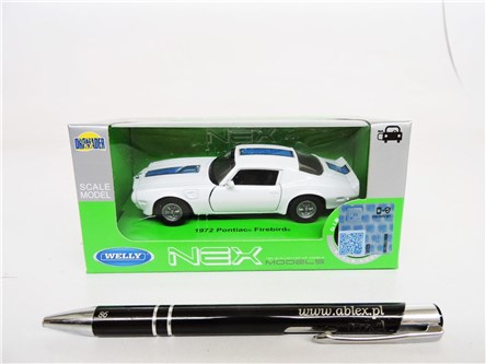 WELLY 1:34 Pontiac Firebird 1972 biały