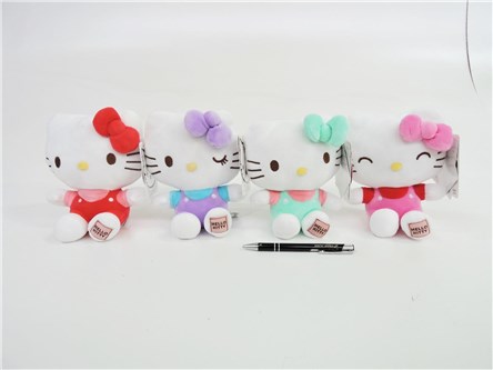 AST. PLUSZ Hello Kitty z naszywką 20 cm 4 ass. /12