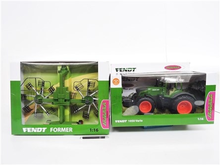 *Traktor Fendt RC + przetrząsarka karuzelowa, zest