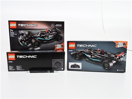 LEGO TECHNIC 240 el., Mercedes-AMG F1      /4