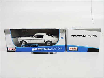 *MAISTO AUTO metal, 1:18, Ford MUSTANG GT COBRA JE