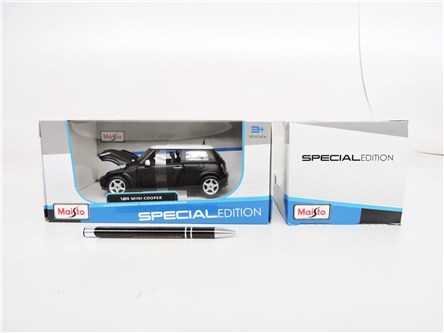 *MAISTO AUTO metal. MINI COOPER 1:24, czar.