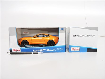 *MAISTO AUTO metal, 1:24, Ford MUSTANG GT pomar.