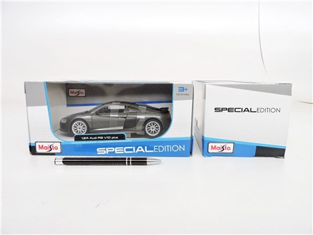 *MAISTO AUTO metal, 1:24, Audi R8 szary