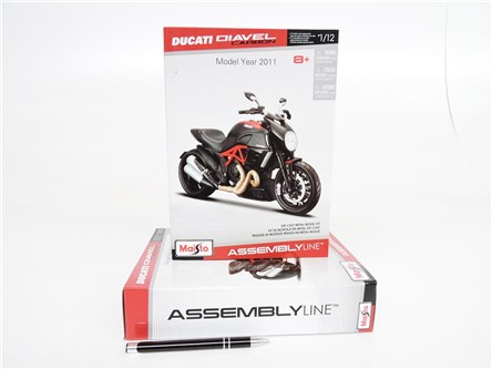 *MAISTO MOTOR metal., 1:12, Ducati Diavel,do skład