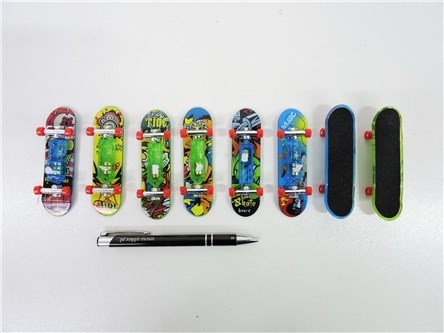 AST. DESKOROLKA mini, grafiti, św.,        fol.