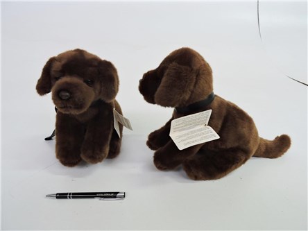 PLUSZ pies labrador, brąz., ze smyczą, 26 cm