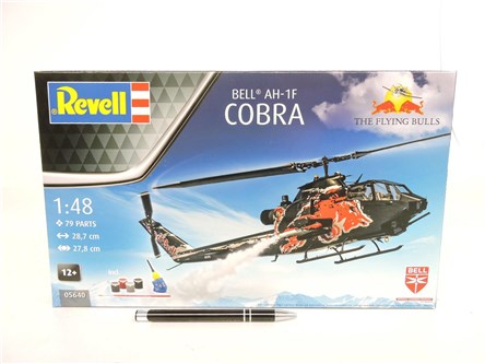 *REVELL helikopter, 1:48, AH-1F Cobra 25TH, zest.