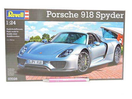 *REVELL samochód 1:24 PORSCHE 918 SPYDER