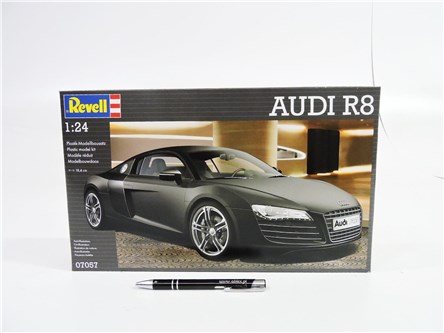REVELL samochód 1:24 AUDI R8 BLACK