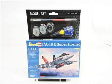 REVELL samolot 1:144 F/A-18 Super Hornet, zest.