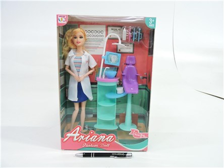 LALKA 30 cm lekarz z akc.,33x22x6 cm, 3+,    kart.